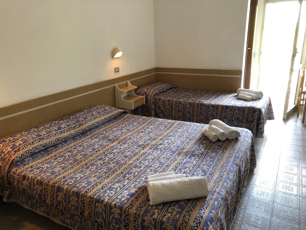 Hotel Alexander San Mauro Mare 外观 照片